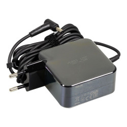 Asus AC ADAPTER 45W 19V -2.37 A Reference: 0A001-00235000